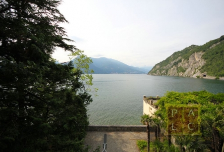 Villa Liberty in Varenna waterfront